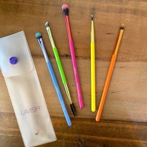 BRAND NEW LAVISH BRUSHES